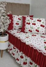 مفرش سرير أحمر